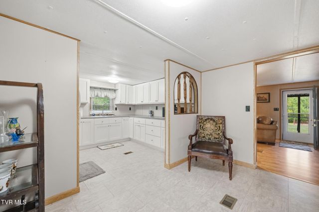 2835 Cross Mountain Road, Shady Valley, TN 37688