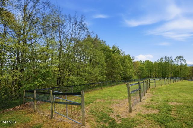 2835 Cross Mountain Road, Shady Valley, TN 37688