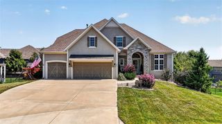 221 SW Roosevelt Ridge, Lee's Summit, MO 64081