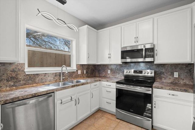 7312 E Ben White BLVD 15, Austin, TX 78741