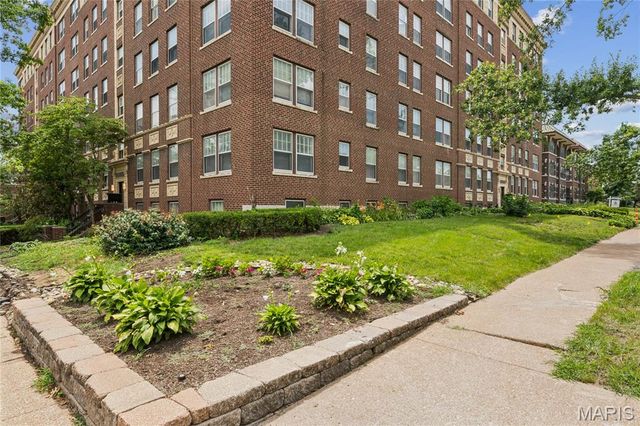 5510 Waterman Boulevard 201, St Louis, MO 63112
