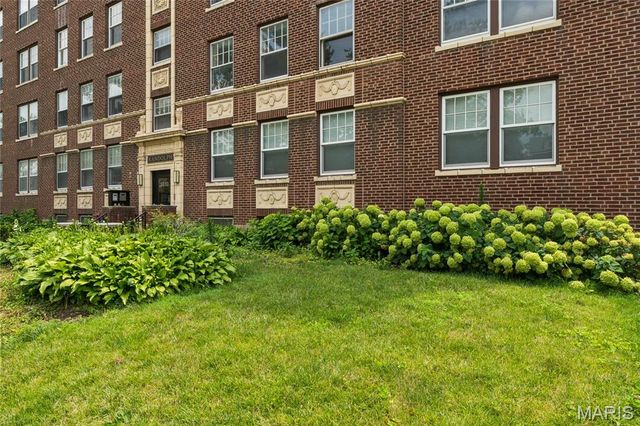 5510 Waterman Boulevard 201, St Louis, MO 63112