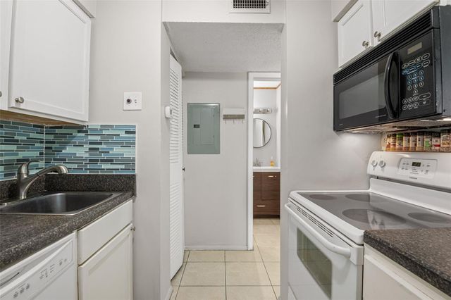 4215 E BAY DRIVE 1801D, Clearwater, FL 33764