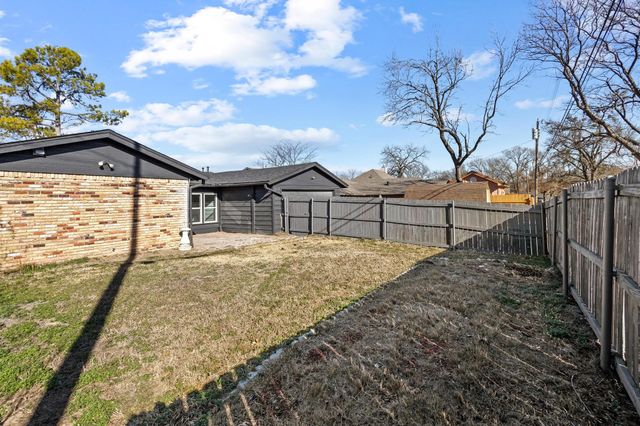 321 Chisholm Trail, Sherman, TX 75092