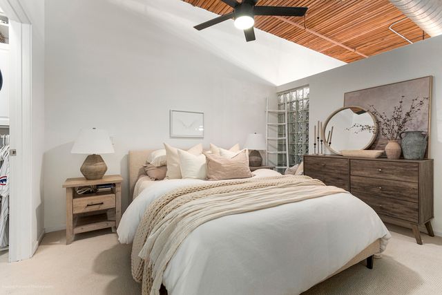 550 N Kingsbury Street 316, Chicago, IL 60654