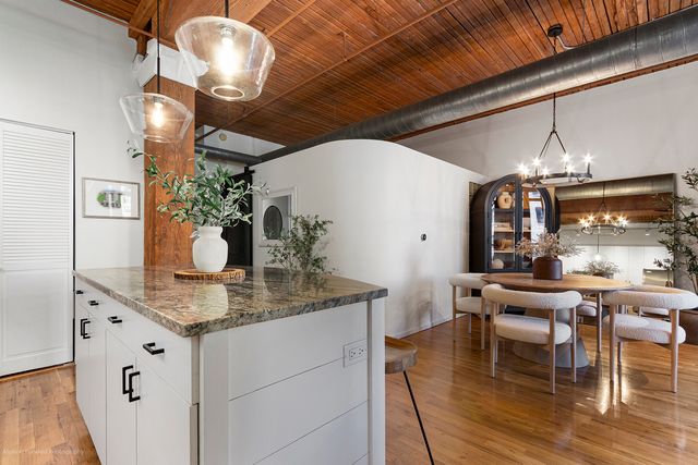 550 N Kingsbury Street 316, Chicago, IL 60654