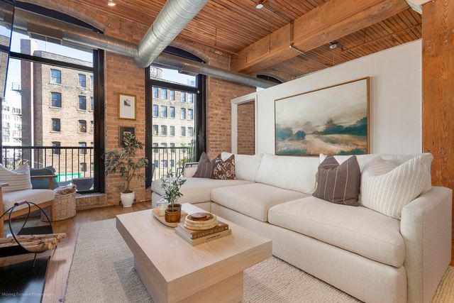 550 N Kingsbury Street 316, Chicago, IL 60654