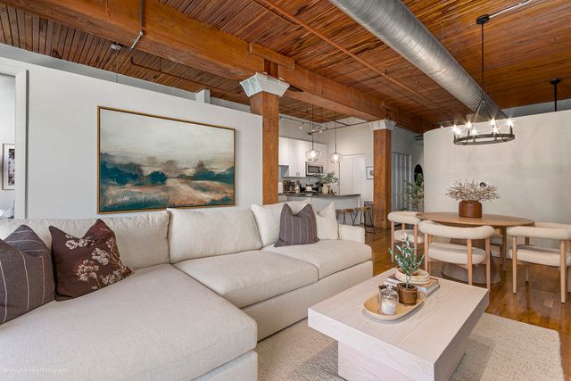 550 N Kingsbury Street 316, Chicago, IL 60654