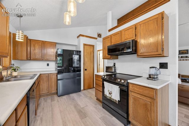 1340 Forest Edge Road, Woodland Park, CO 80863