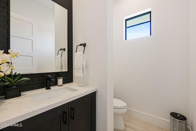 1420 E COYOTE WASH Drive, Phoenix, AZ 85085