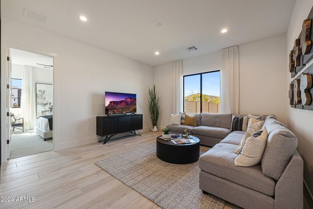 1420 E COYOTE WASH Drive, Phoenix, AZ 85085