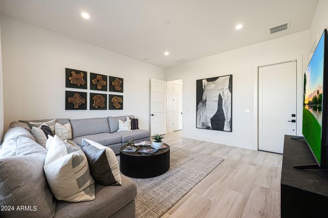 1420 E COYOTE WASH Drive, Phoenix, AZ 85085