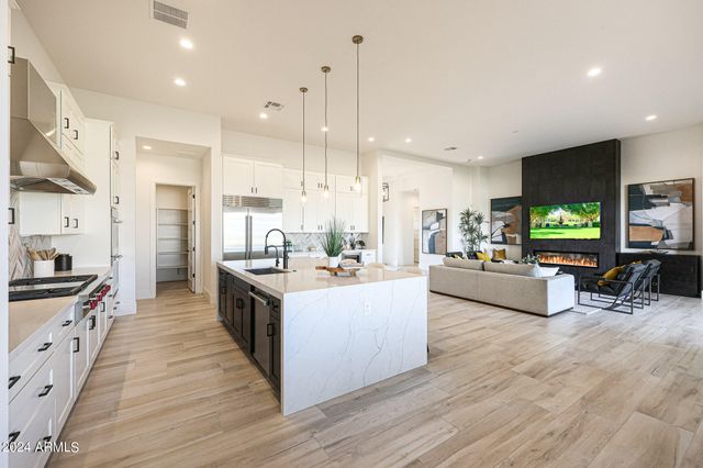 1420 E COYOTE WASH Drive, Phoenix, AZ 85085