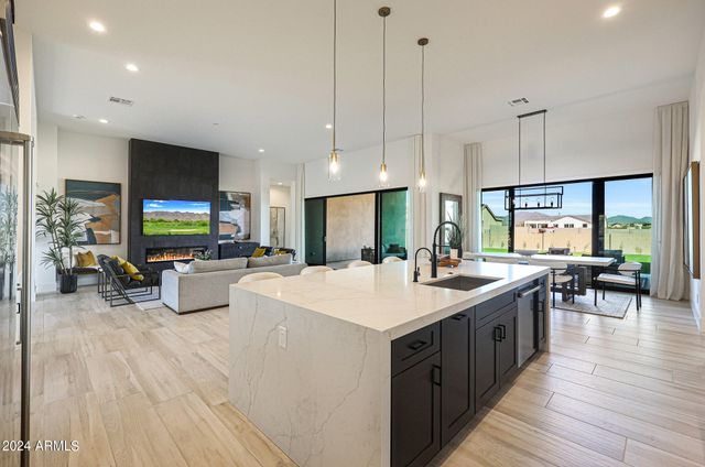 1420 E COYOTE WASH Drive, Phoenix, AZ 85085