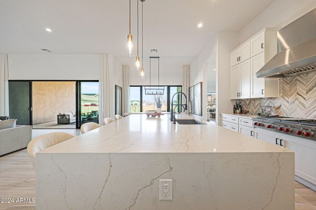 1420 E COYOTE WASH Drive, Phoenix, AZ 85085