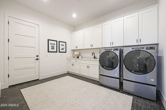 1420 E COYOTE WASH Drive, Phoenix, AZ 85085
