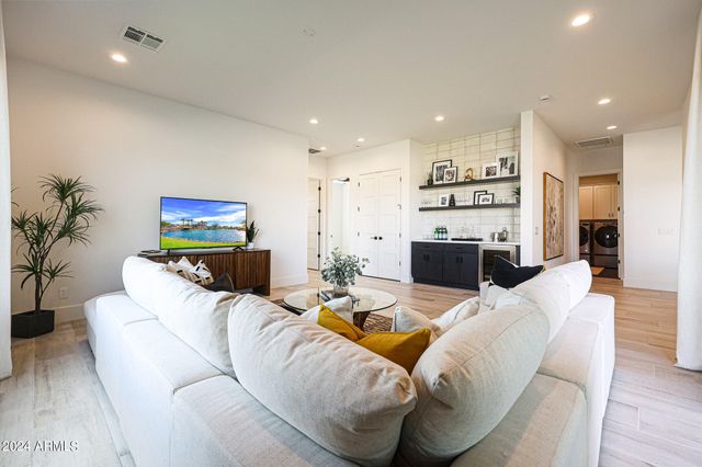 1420 E COYOTE WASH Drive, Phoenix, AZ 85085