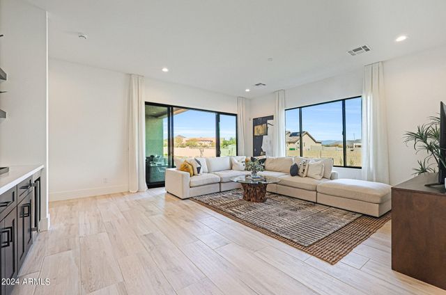 1420 E COYOTE WASH Drive, Phoenix, AZ 85085