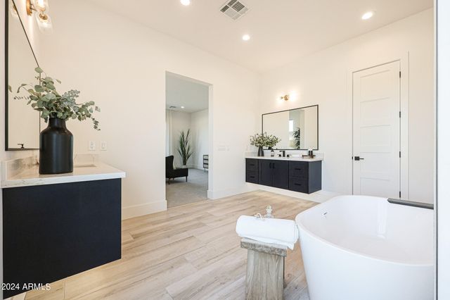 1420 E COYOTE WASH Drive, Phoenix, AZ 85085