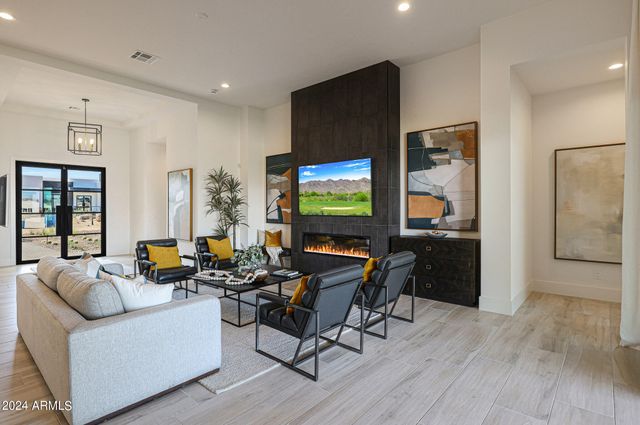 1420 E COYOTE WASH Drive, Phoenix, AZ 85085