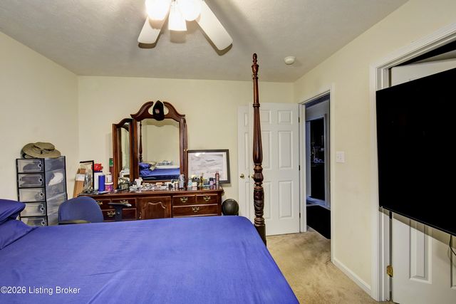 4803 Edge Valley Ln, Louisville, KY 40258