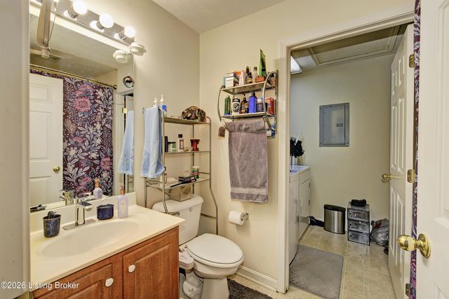 4803 Edge Valley Ln, Louisville, KY 40258