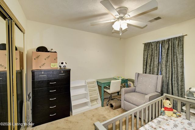 4803 Edge Valley Ln, Louisville, KY 40258