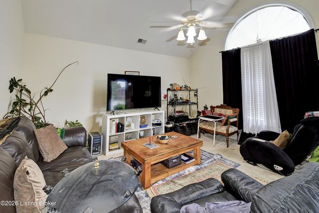 4803 Edge Valley Ln, Louisville, KY 40258