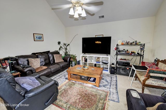4803 Edge Valley Ln, Louisville, KY 40258