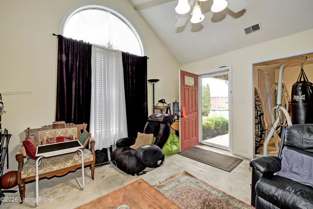 4803 Edge Valley Ln, Louisville, KY 40258