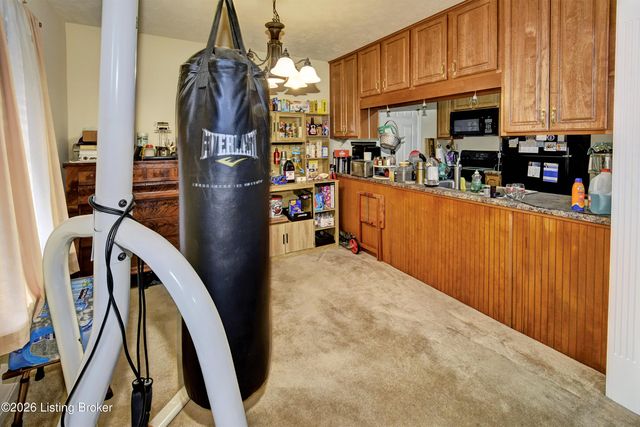 4803 Edge Valley Ln, Louisville, KY 40258
