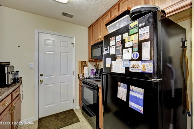4803 Edge Valley Ln, Louisville, KY 40258
