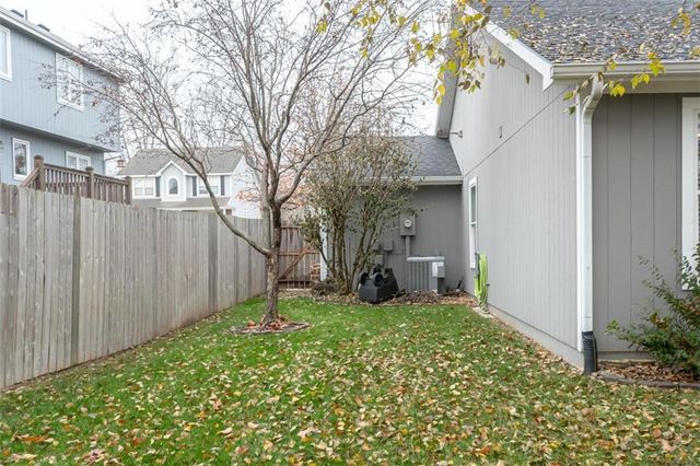 4133 Teal Drive, Lawrence, KS 66047