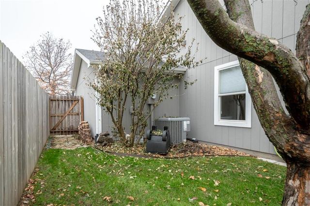 4133 Teal Drive, Lawrence, KS 66047