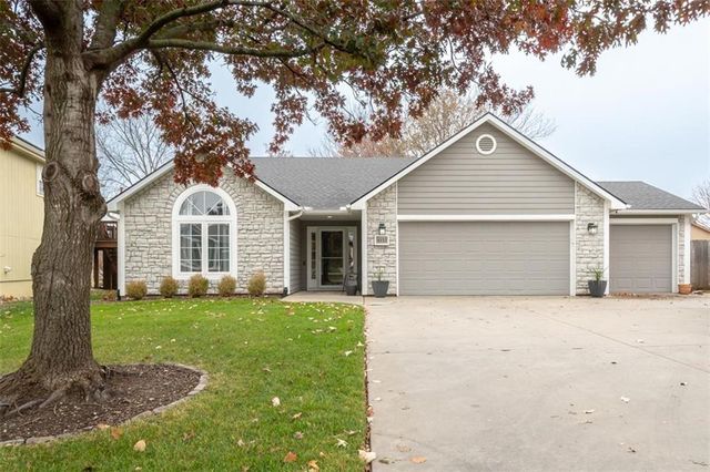 4133 Teal Drive, Lawrence, KS 66047