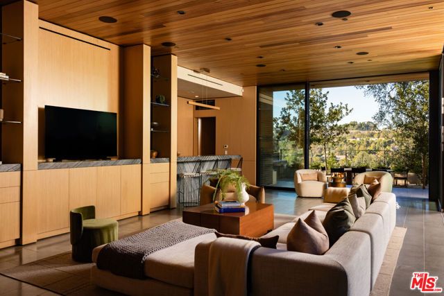 9705 Oak Pass Road, Beverly Hills, CA 90210