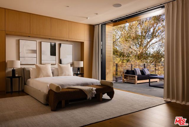 9705 Oak Pass Road, Beverly Hills, CA 90210