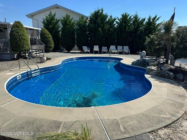 1821 Capstan Drive, Toms River, NJ 08753
