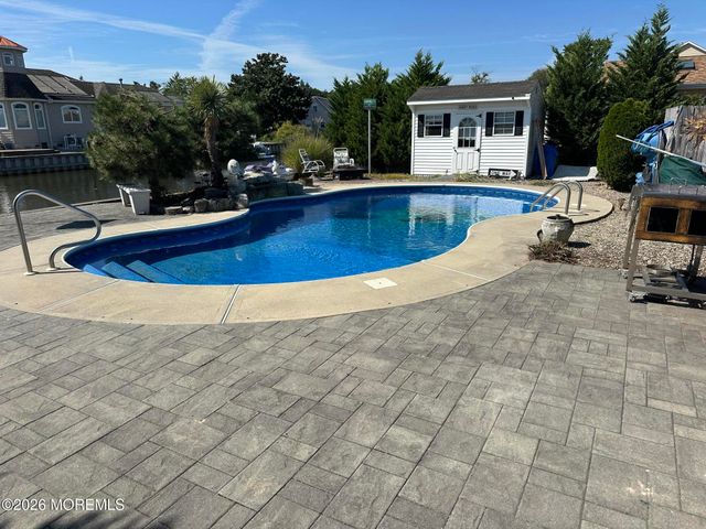 1821 Capstan Drive, Toms River, NJ 08753