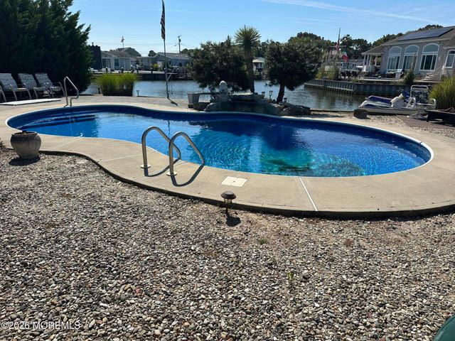 1821 Capstan Drive, Toms River, NJ 08753
