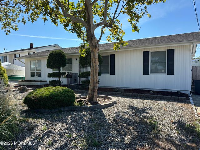 1821 Capstan Drive, Toms River, NJ 08753