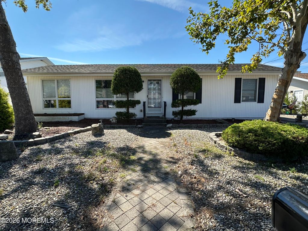 1821 Capstan Drive, Toms River, NJ 08753