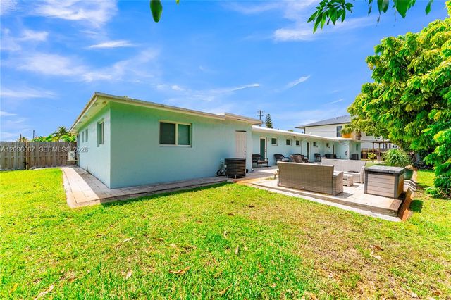4008 NW 5th Ave, Oakland Park, FL 33309