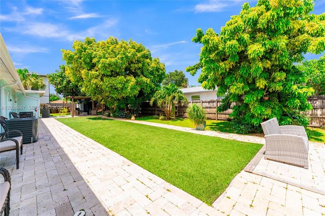 4008 NW 5th Ave, Oakland Park, FL 33309