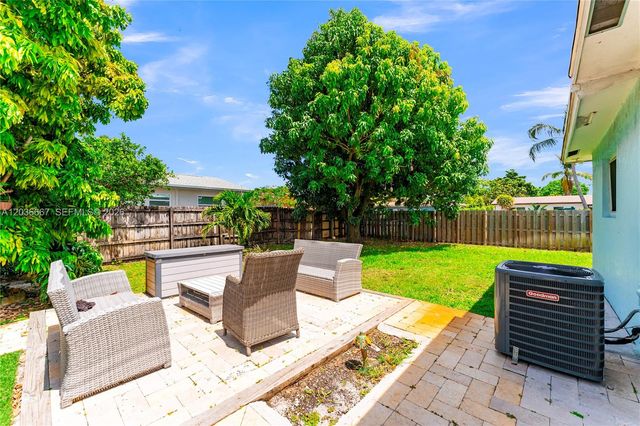 4008 NW 5th Ave, Oakland Park, FL 33309