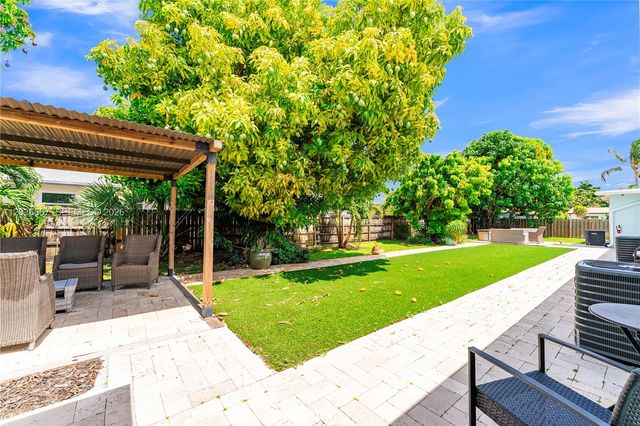 4008 NW 5th Ave, Oakland Park, FL 33309