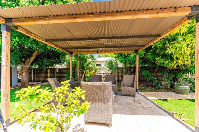 4008 NW 5th Ave, Oakland Park, FL 33309