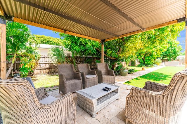 4008 NW 5th Ave, Oakland Park, FL 33309