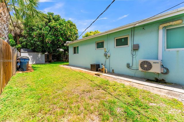 4008 NW 5th Ave, Oakland Park, FL 33309