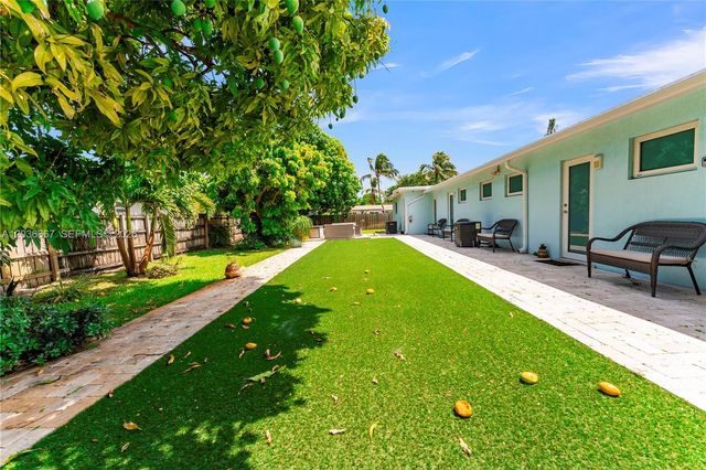 4008 NW 5th Ave, Oakland Park, FL 33309